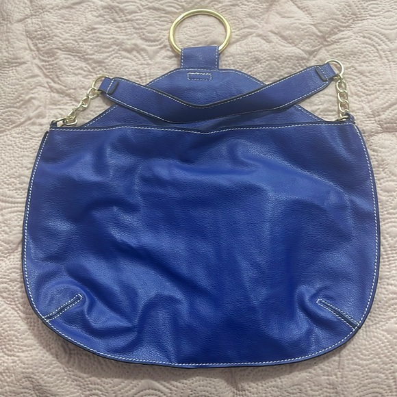Avon Handbags - Like New Avon Purse